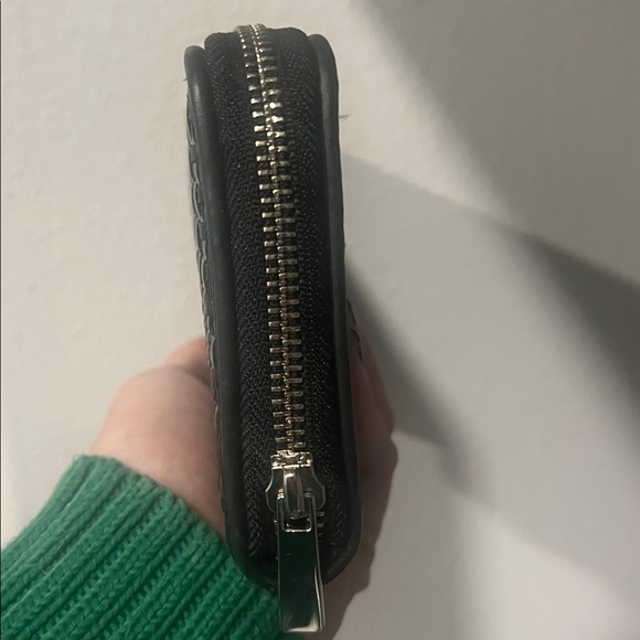 Tory Burch Black Woven Wallet - Picture 6 of 8